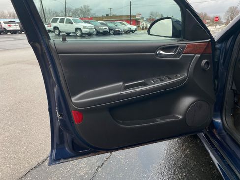Used 2009 Chevrolet Impala LS FWD image 9