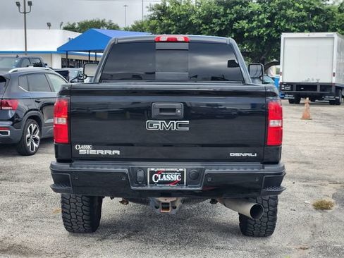 Used 2017 GMC Sierra 2500 Denali w/ Duramax Plus Package AWD/4WD image 6