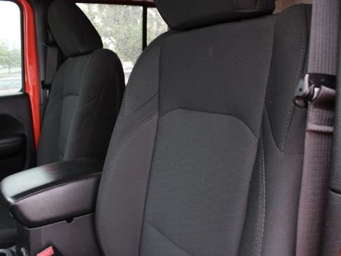 Used 2018 Jeep Wrangler Unlimited Sport S AWD/4WD image 4