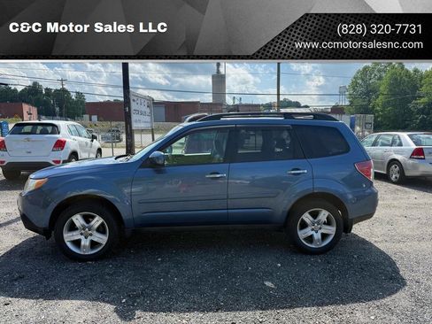 Used 2010 Subaru Forester 2.5X Premium w/ Popular Equipment Group 1A AWD/4WD image 1