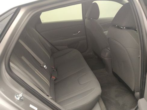 Used 2023 Hyundai Elantra SEL w/ Convenience Package FWD image 19
