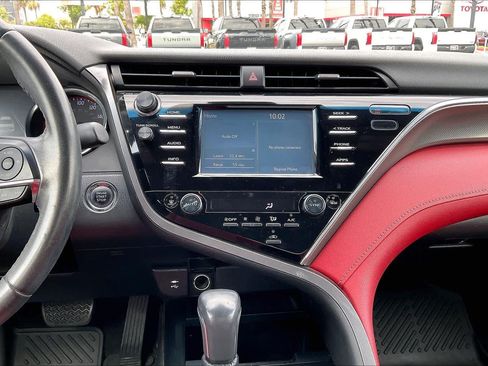 Used 2018 Toyota Camry XSE FWD image 31