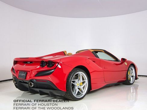 Used 2021 Ferrari F8 Tributo RWD image 7