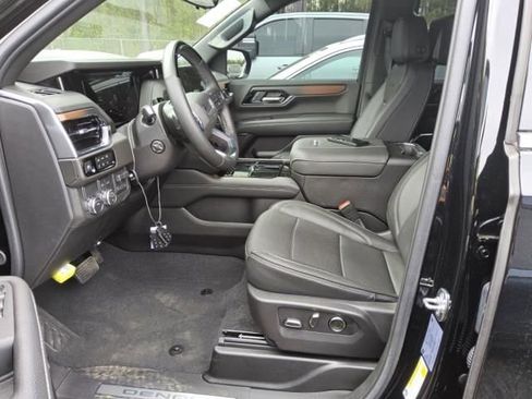 Used 2025 GMC Yukon Denali w/ Denali Reserve Package RWD image 5