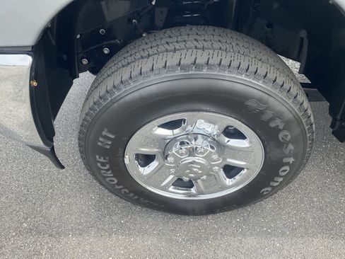 Used 2024 RAM 3500 Tradesman w/ Chrome Appearance Group image 9