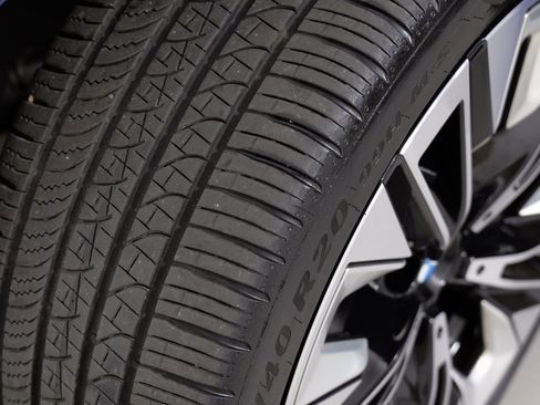 Used 2025 BMW 530i image 69