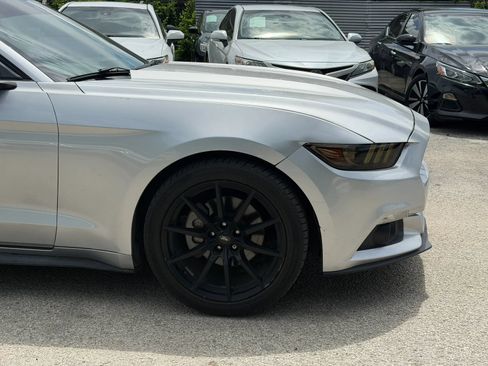 Used 2017 Ford Mustang Coupe RWD image 4