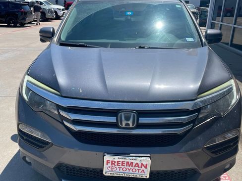Used 2016 Honda Pilot Touring image 4