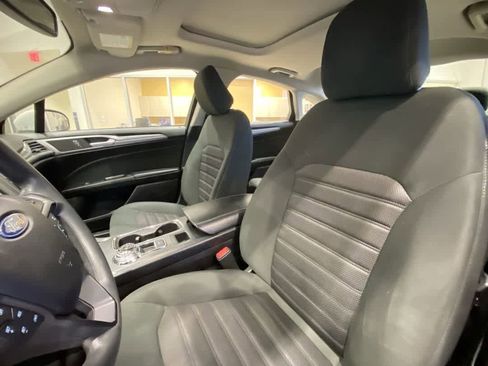 Used 2020 Ford Fusion SE image 14
