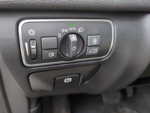 Used 2016 Volvo XC60 T5 Premier w/ Proximity Package image 22