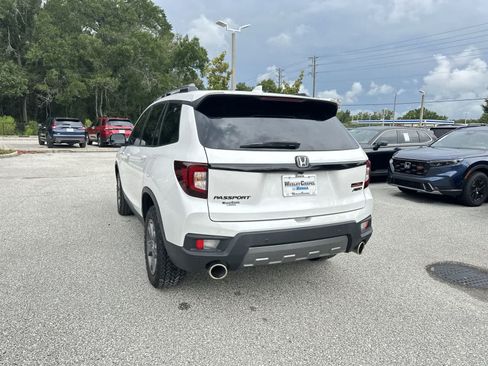 Used 2024 Honda Passport TrailSport image 4