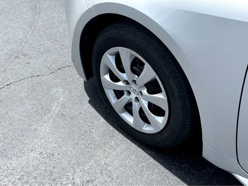 Used 2024 Toyota Corolla LE FWD image 20