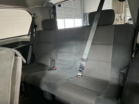 Used 2015 Nissan Armada SV image 11