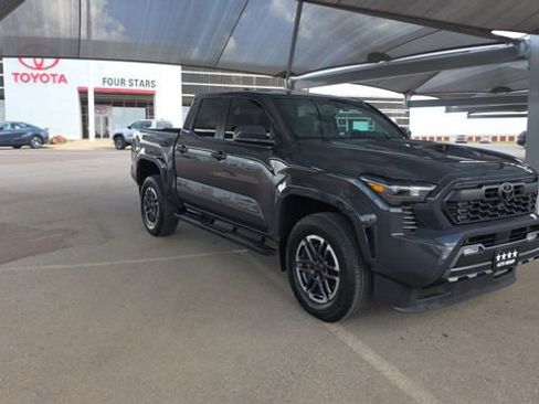 Used 2024 Toyota Tacoma TRD Sport RWD image 4