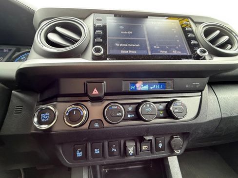 Used 2022 Toyota Tacoma TRD Off-Road w/ Technology Package AWD/4WD image 34