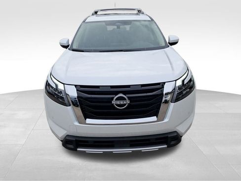 New 2025 Nissan Pathfinder SL w/ SL Premium Package image 9