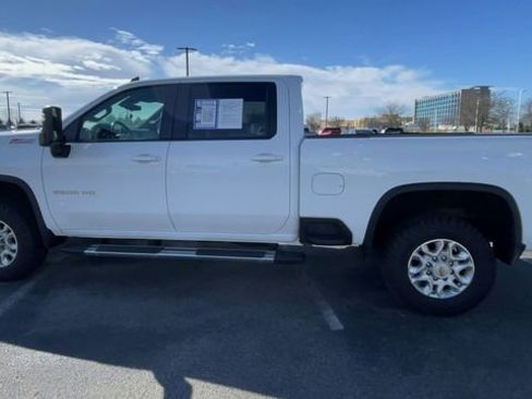 Used 2024 Chevrolet Silverado 2500 LT AWD/4WD image 7