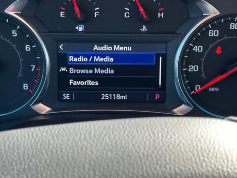 Certified 2023 Chevrolet Traverse LT w/ LT Premium Package image 28