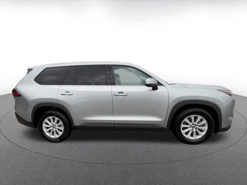 Used 2025 Toyota Grand Highlander XLE image 16