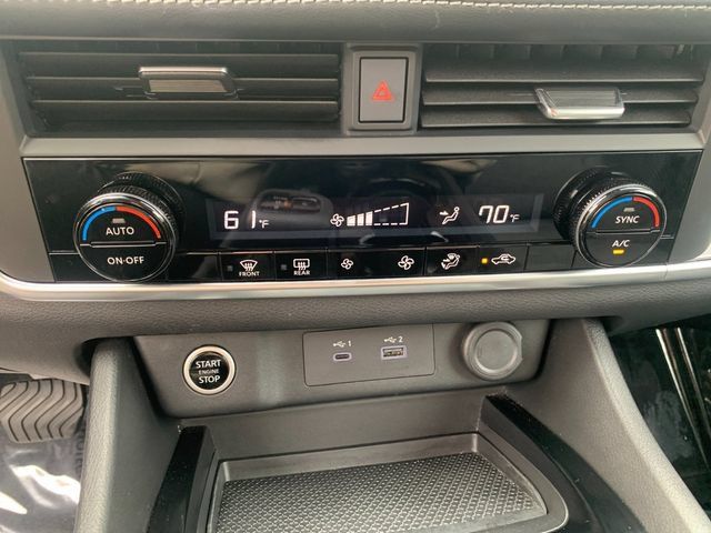 Used 2023 Nissan Rogue SV AWD/4WD image 22