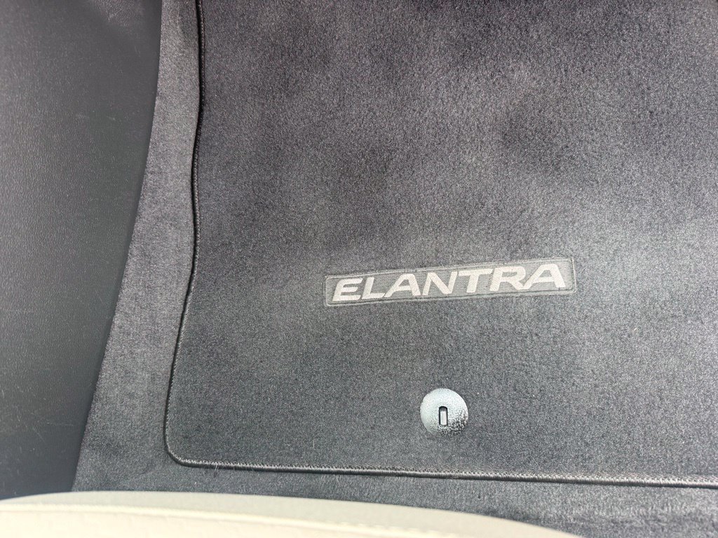 Used 2019 Hyundai Elantra SE FWD image 51