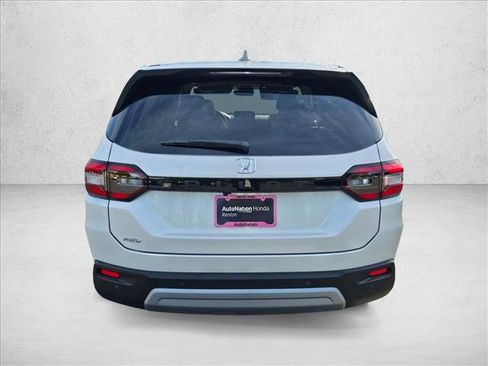 New 2025 Honda Pilot EX-L image 6