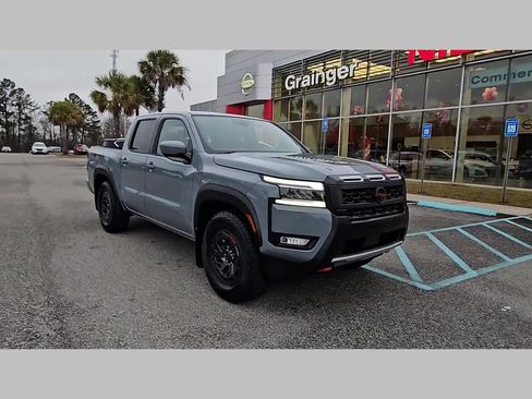 Used 2025 Nissan Frontier Pro-X w/ Pro Convenience Package image 17