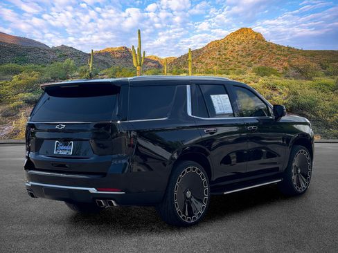 Used 2025 Chevrolet Tahoe High Country AWD/4WD image 4