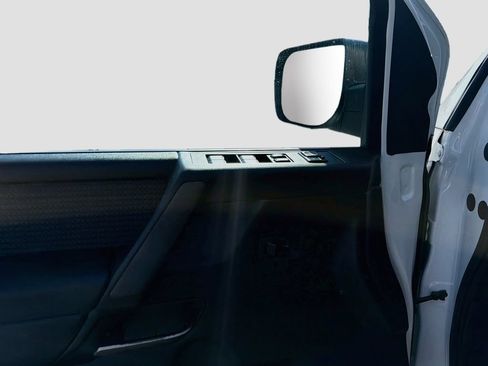 Used 2012 Nissan Titan SV w/ SV Value Truck Pkg RWD image 18