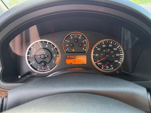 Used 2015 Nissan Armada Platinum w/ 2nd Row Captain Seat Package AWD/4WD image 16