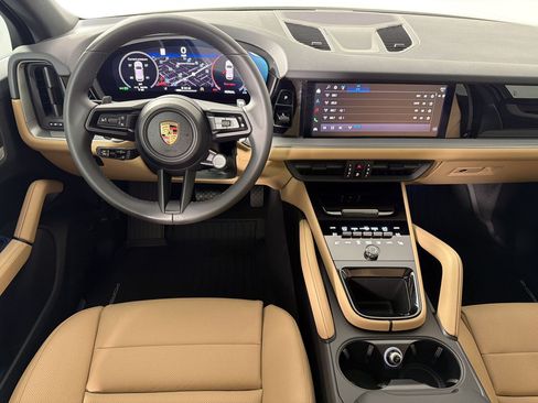 Used 2026 Porsche Cayenne AWD/4WD image 27