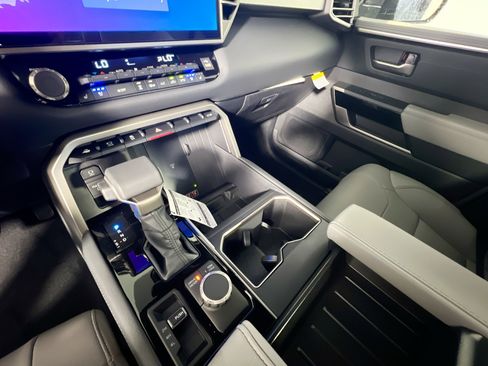 New 2026 Toyota Tundra Limited AWD/4WD image 26