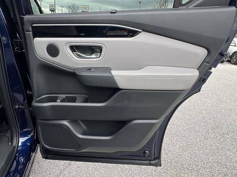 New 2025 Honda Pilot Touring image 14