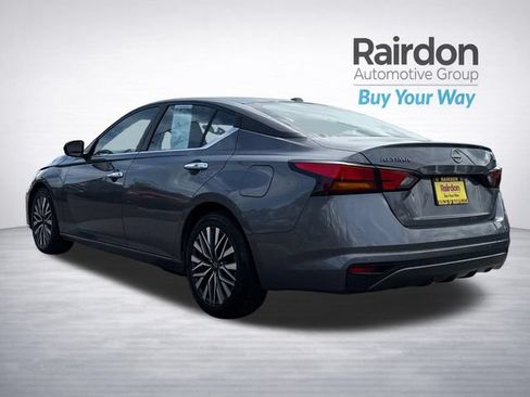 Used 2024 Nissan Altima 2.5 SV FWD image 5