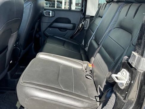 Used 2021 Jeep Wrangler Unlimited Sahara w/ Cold Weather Group AWD/4WD image 9