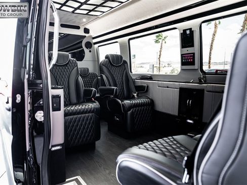 Used 2017 Mercedes-Benz Sprinter 2500 image 15