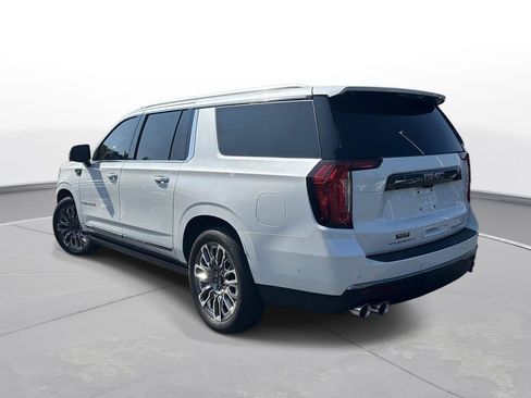 Used 2023 GMC Yukon XL Denali Ultimate w/ LPO, Floor Liner Package AWD/4WD image 8