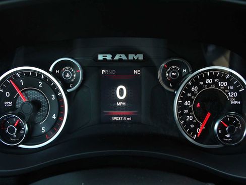 Used 2024 RAM 2500 Tradesman w/ Chrome Appearance Group AWD/4WD image 35