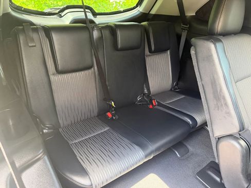 Used 2019 Toyota Highlander Plus AWD/4WD image 22