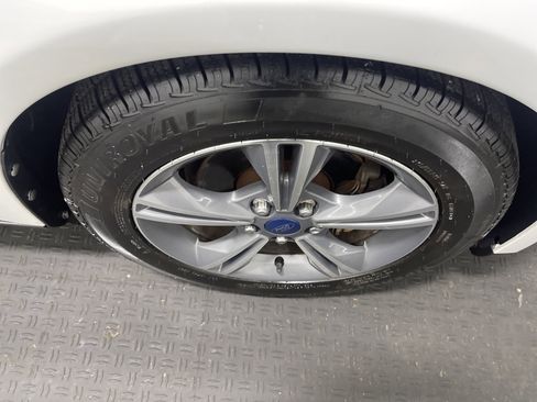 Used 2014 Ford Focus SE w/ SE Sport Package image 27