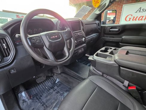 Used 2023 GMC Sierra 2500 Pro w/ Convenience Package image 14
