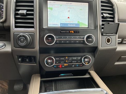 Certified 2020 Ford Expedition XLT w/ Equipment Group 202A image 19