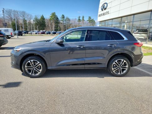 Used 2025 Audi Q5 Premium Plus w/ Premium Plus AWD/4WD image 2