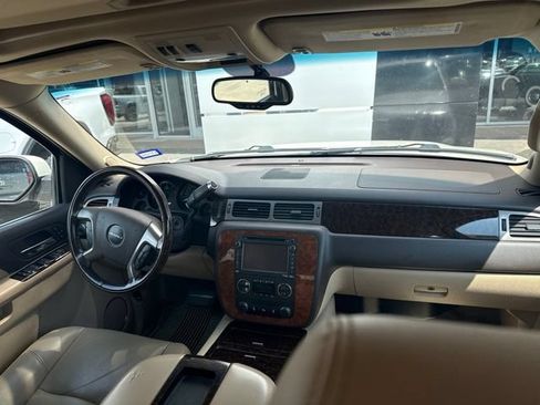Used 2014 GMC Yukon XL Denali AWD/4WD image 18