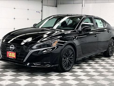 New 2026 Nissan Altima 2.5 SV FWD image 2
