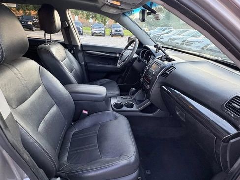 Used 2013 Kia Sorento EX w/ EX V6 Premium Pkg AWD/4WD image 13