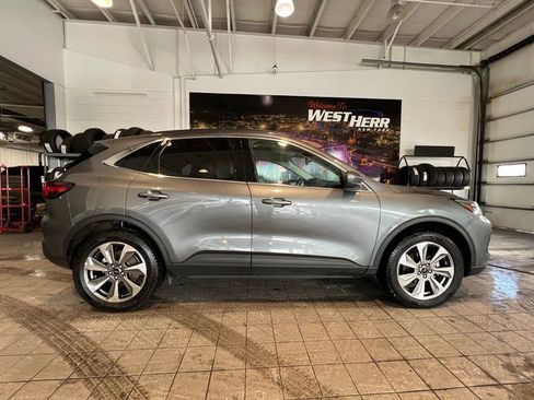 Used 2025 Ford Escape Platinum image 11