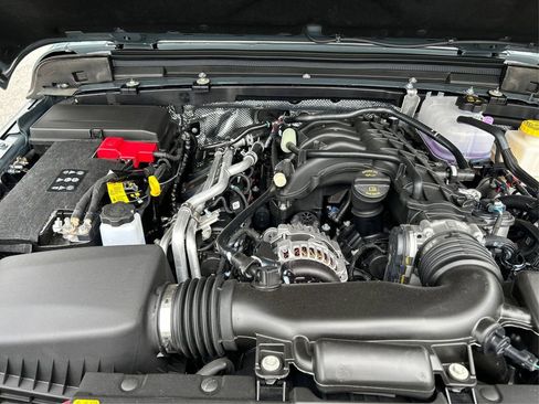 New 2025 Jeep Gladiator Sport image 15