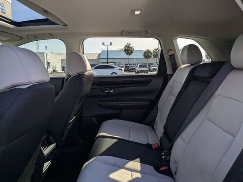 Used 2025 Honda CR-V EX image 12