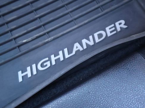 Used 2018 Toyota Highlander SE image 33